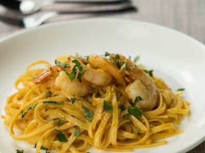 Laksa Prawns Linguini (serves 2)