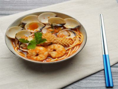 Jjampong (Korean Spicy Seafood Noodles) (serves 2)